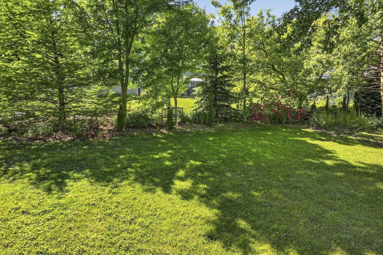 647 Sedgwick Drive, Libertyville, IL 60048