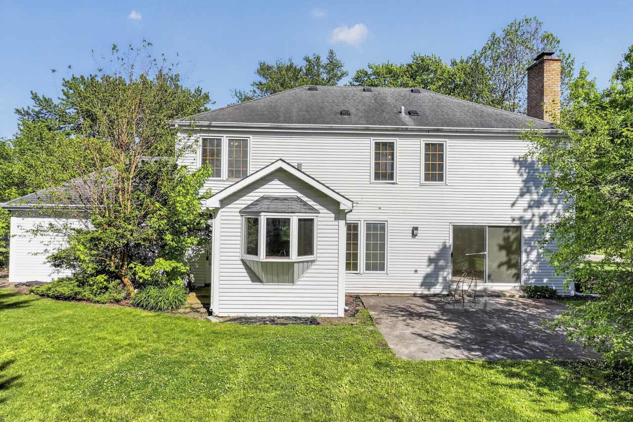647 Sedgwick Drive, Libertyville, IL 60048