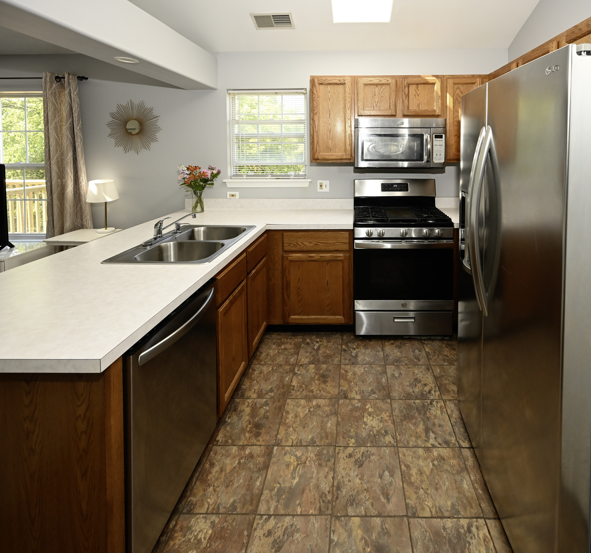 2208 Lake Ridge Drive #2208, Glendale Heights, IL 60139