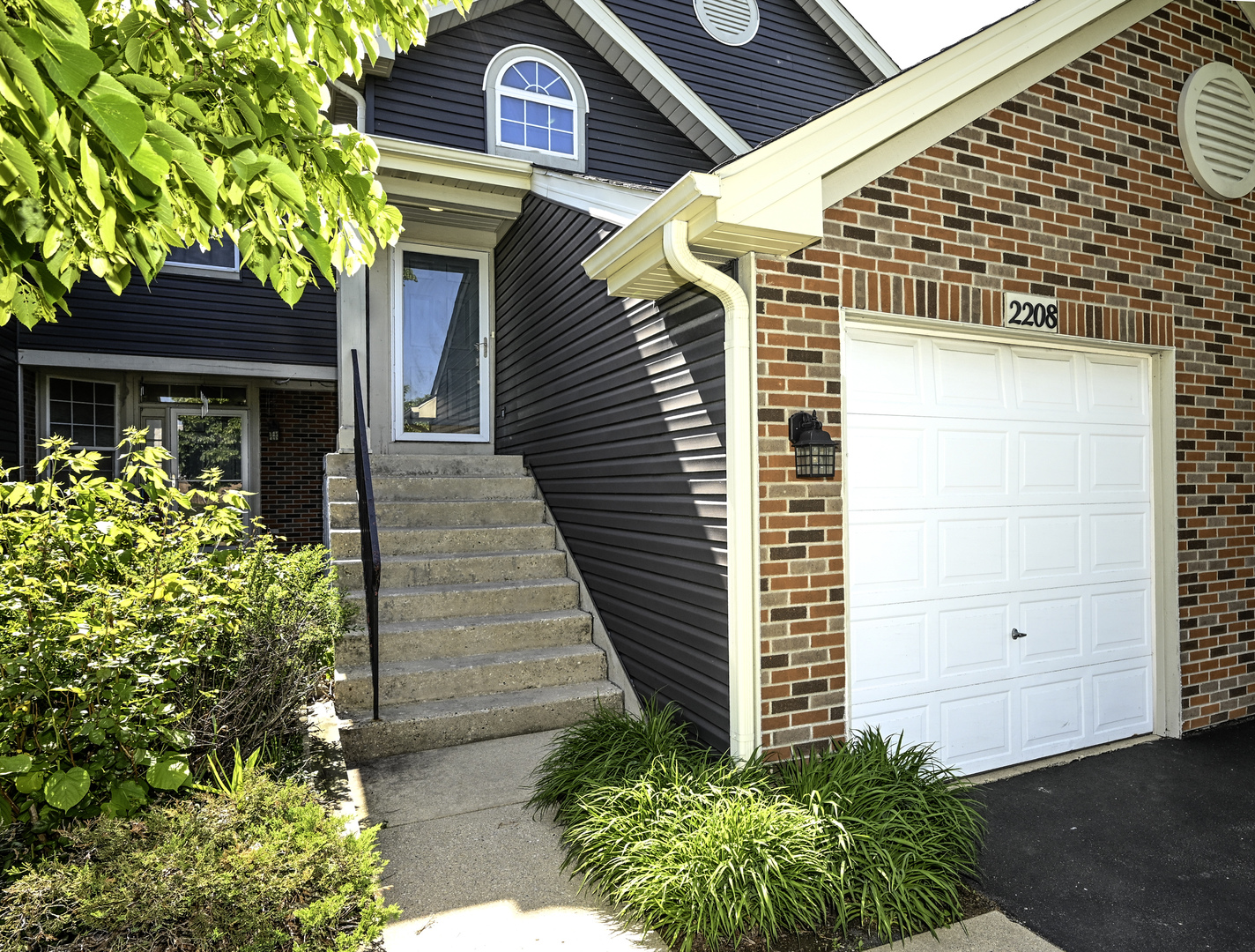 2208 Lake Ridge Drive #2208, Glendale Heights, IL 60139