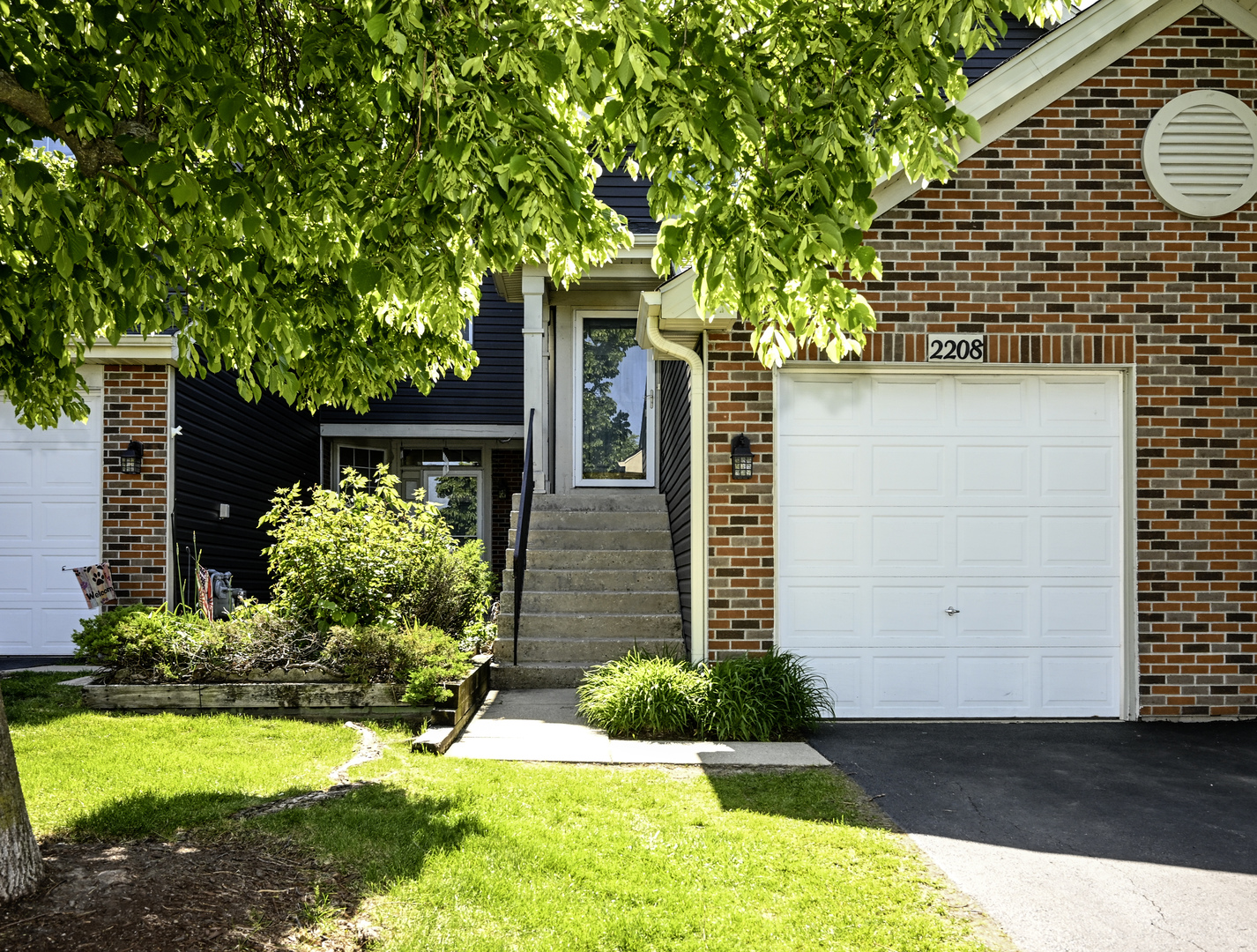 2208 Lake Ridge Drive #2208, Glendale Heights, IL 60139