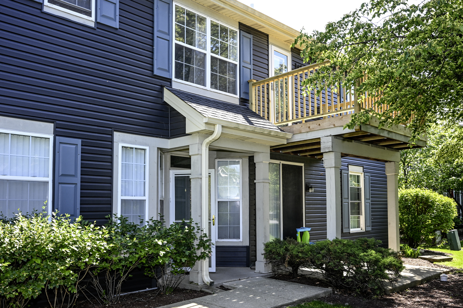 2208 Lake Ridge Drive #2208, Glendale Heights, IL 60139