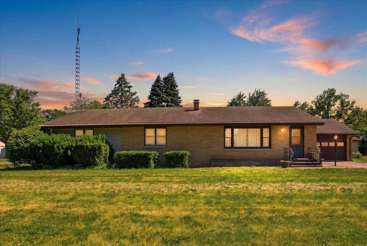 108 E Grant Street, Arrowsmith, IL 61722