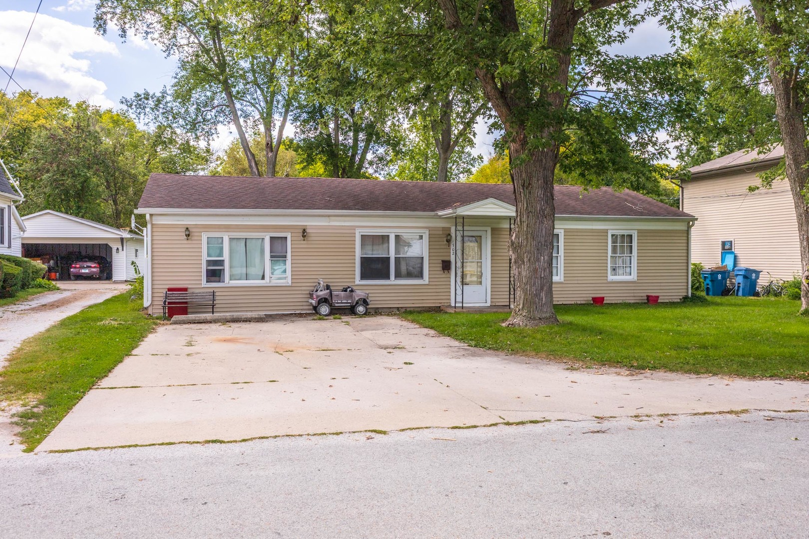 1702 S Plum Street, Pontiac, IL 61764