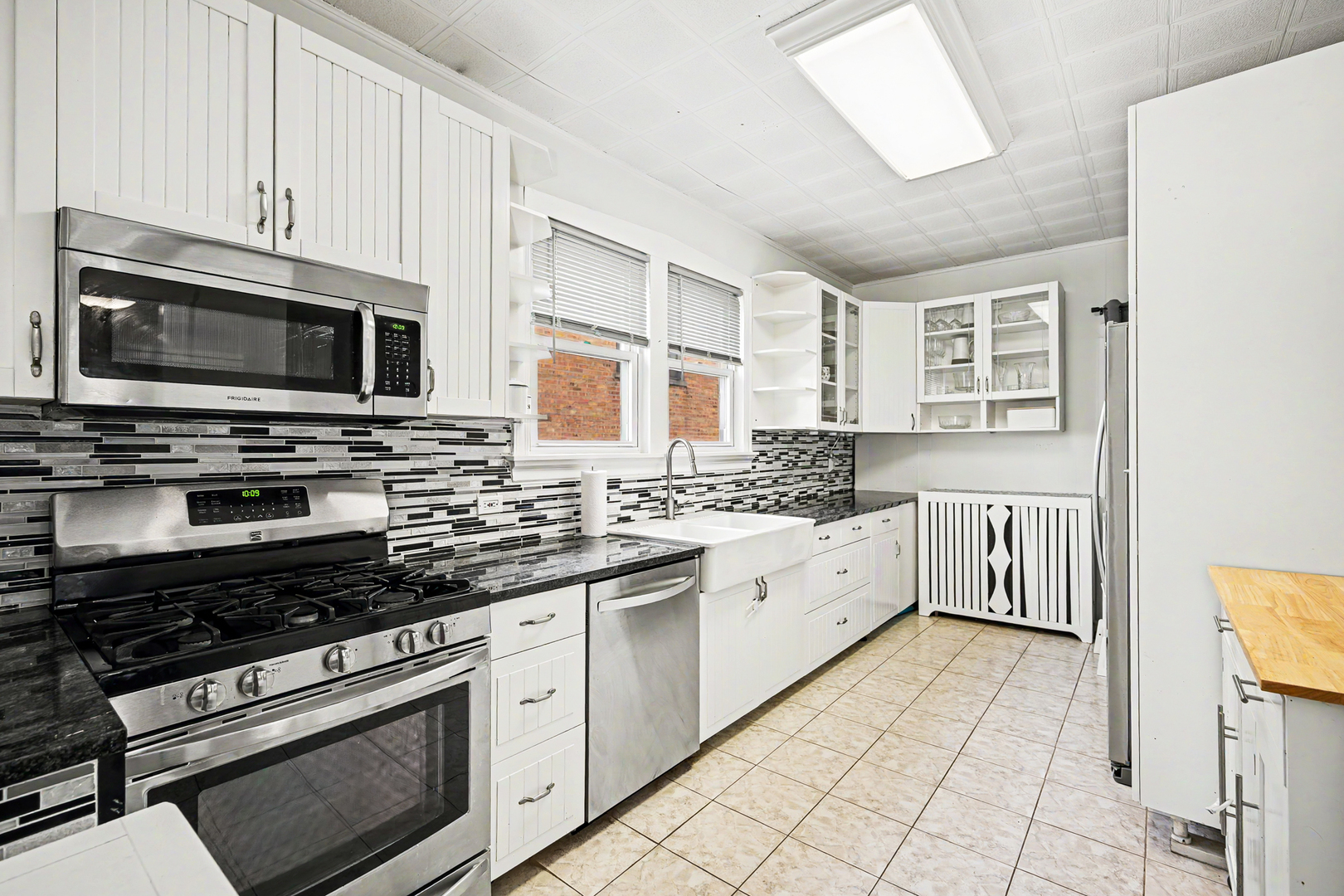813 Circle Avenue, Forest Park, IL 60130