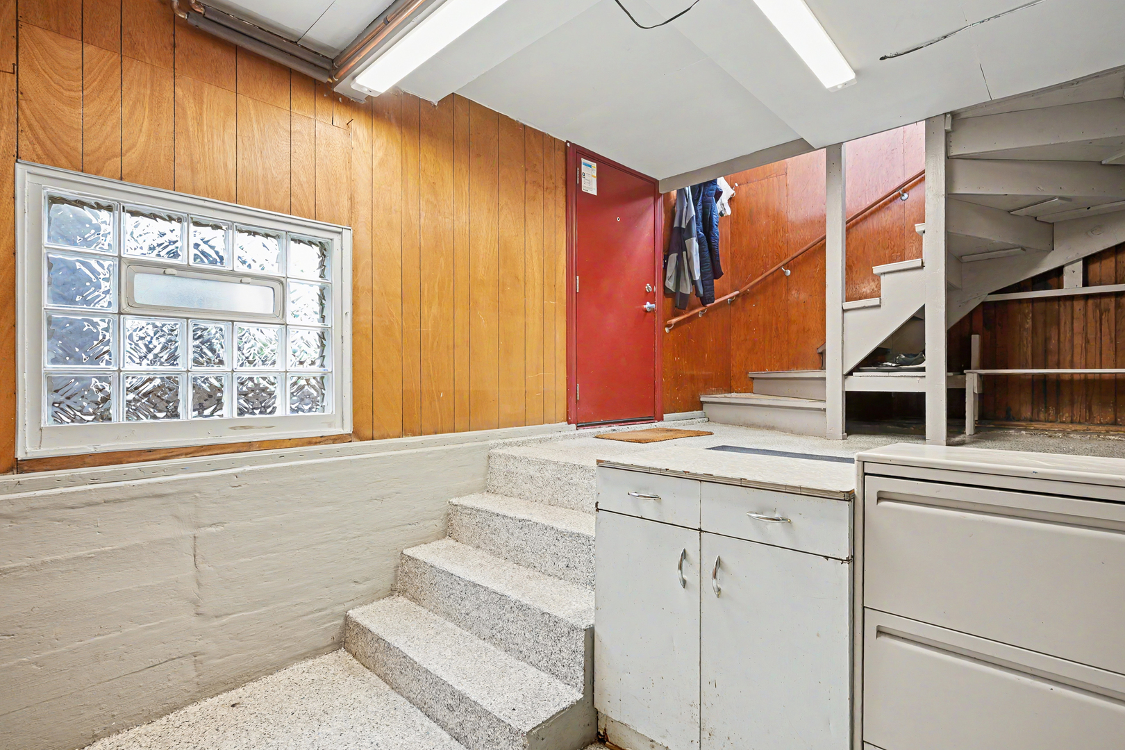 813 Circle Avenue, Forest Park, IL 60130