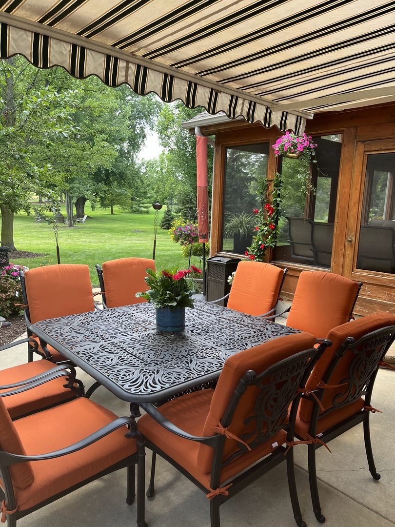 731 Jamestowne Road, Sleepy Hollow, IL 60118