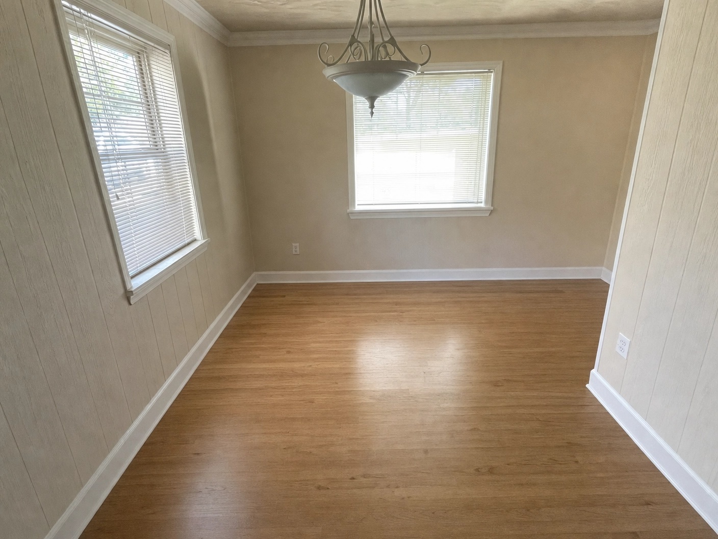 520 Glendale Avenue, Glen Ellyn, IL 60137