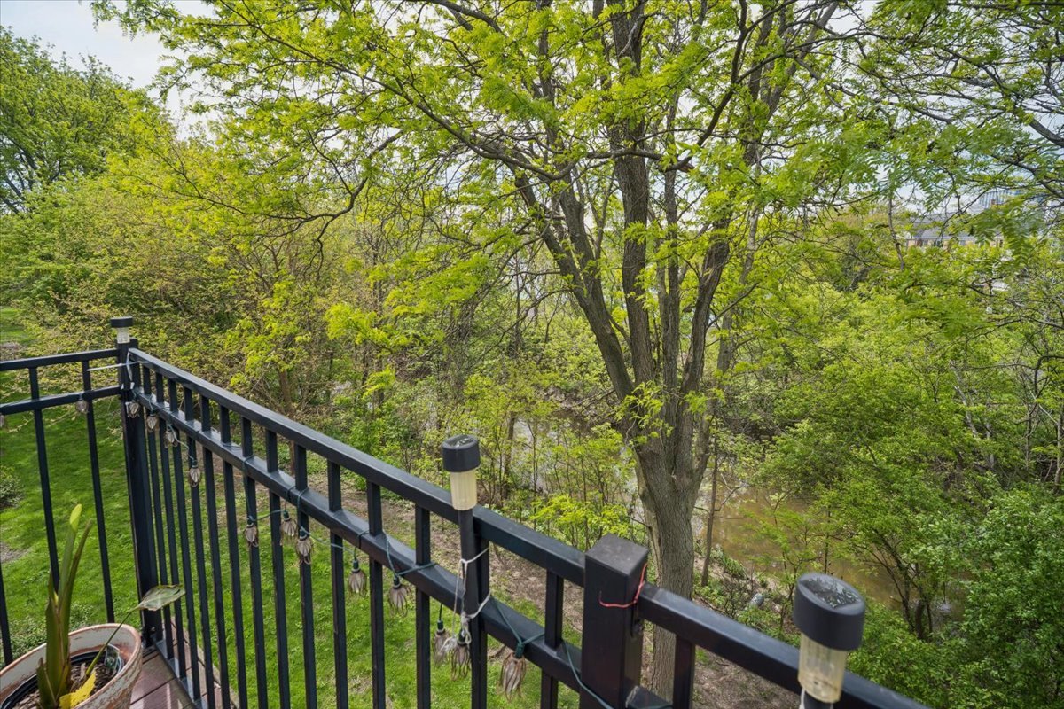 5400 Carriageway Drive #315, Rolling Meadows, IL 60008