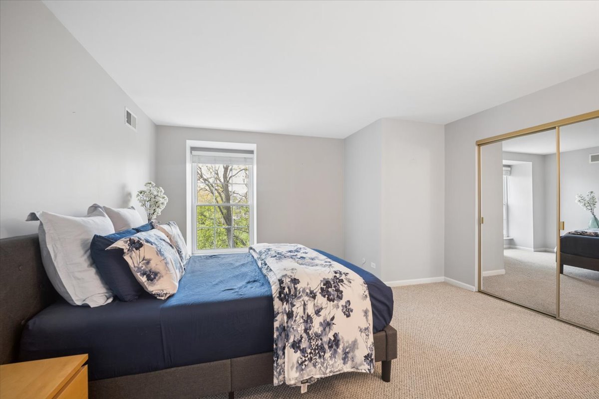 5400 Carriageway Drive #315, Rolling Meadows, IL 60008