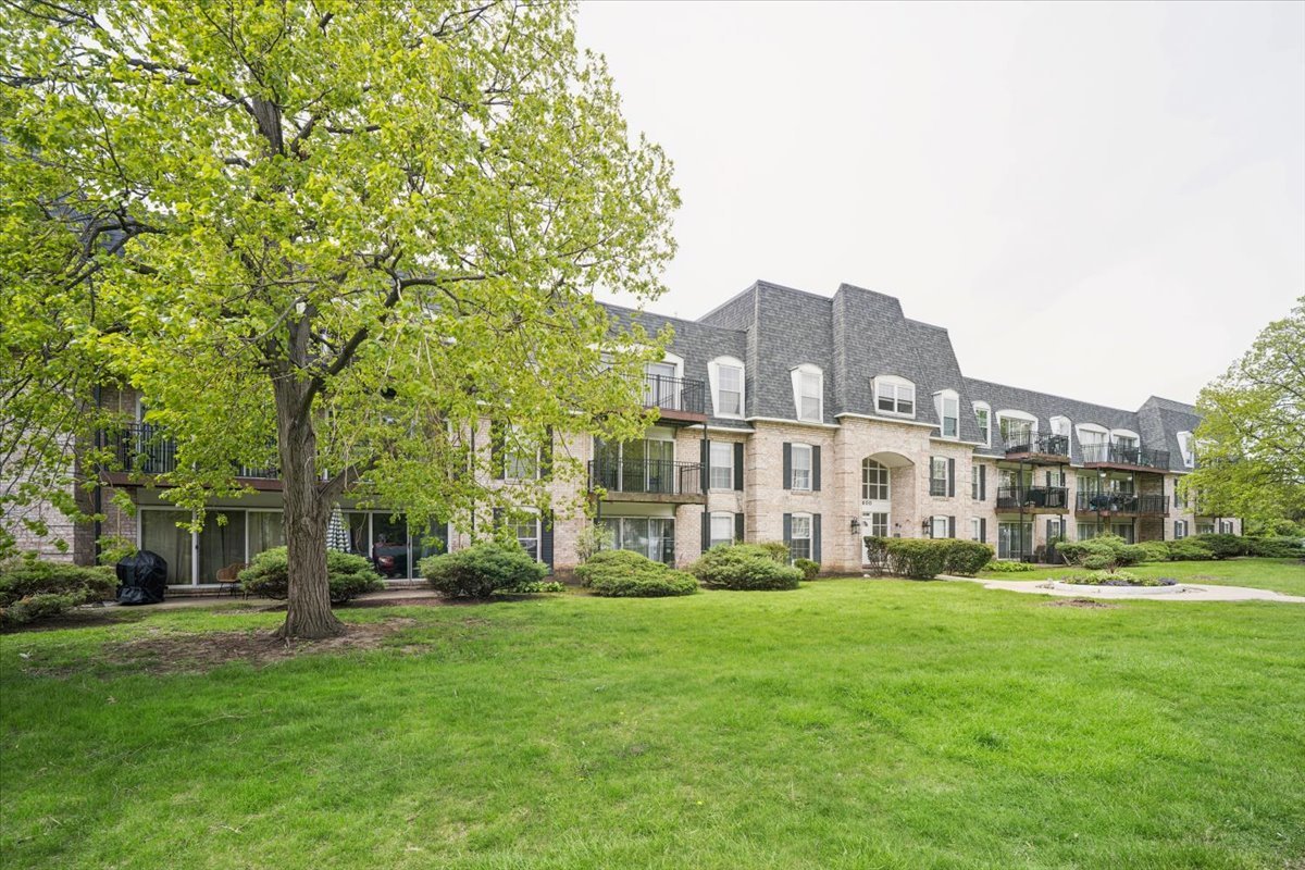 5400 Carriageway Drive #315, Rolling Meadows, IL 60008