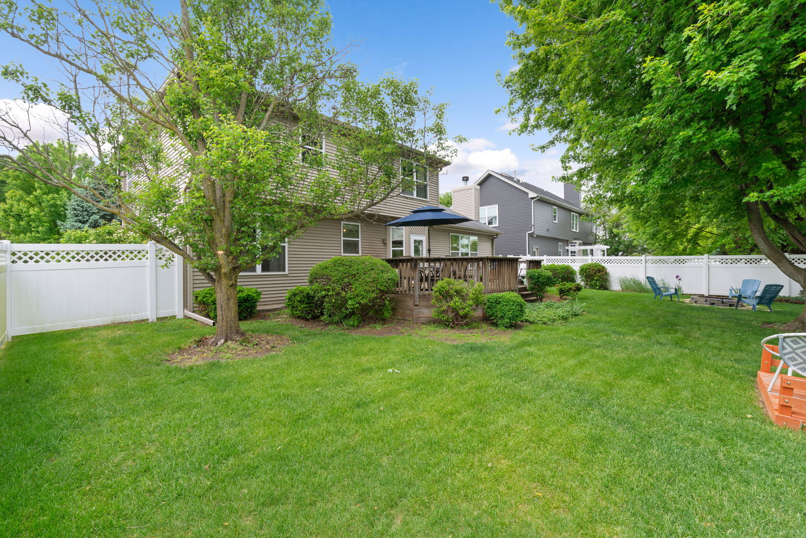110 Saint Germain Place, St. Charles, IL 60175