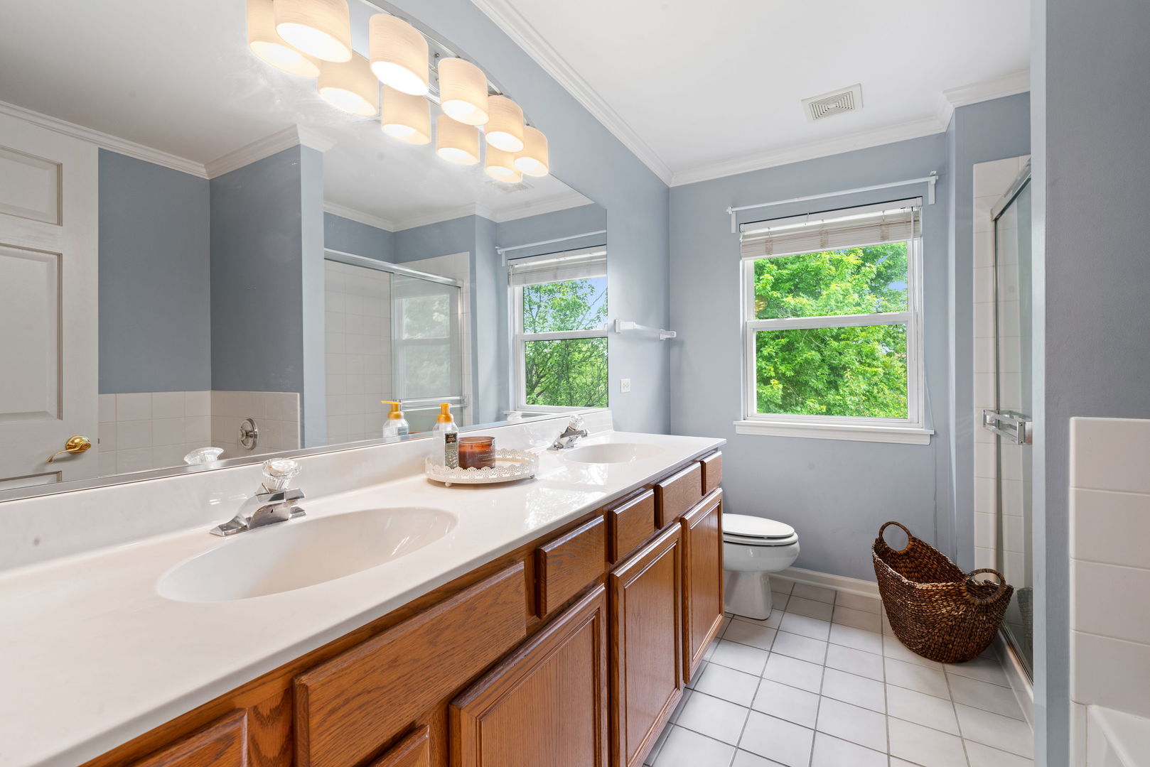 110 Saint Germain Place, St. Charles, IL 60175