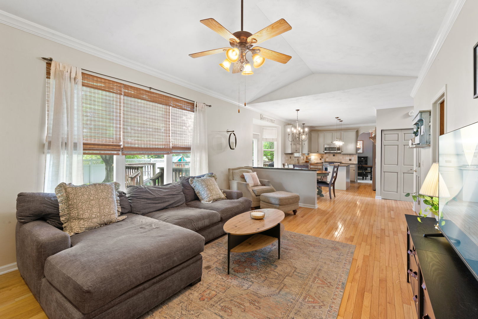 110 Saint Germain Place, St. Charles, IL 60175