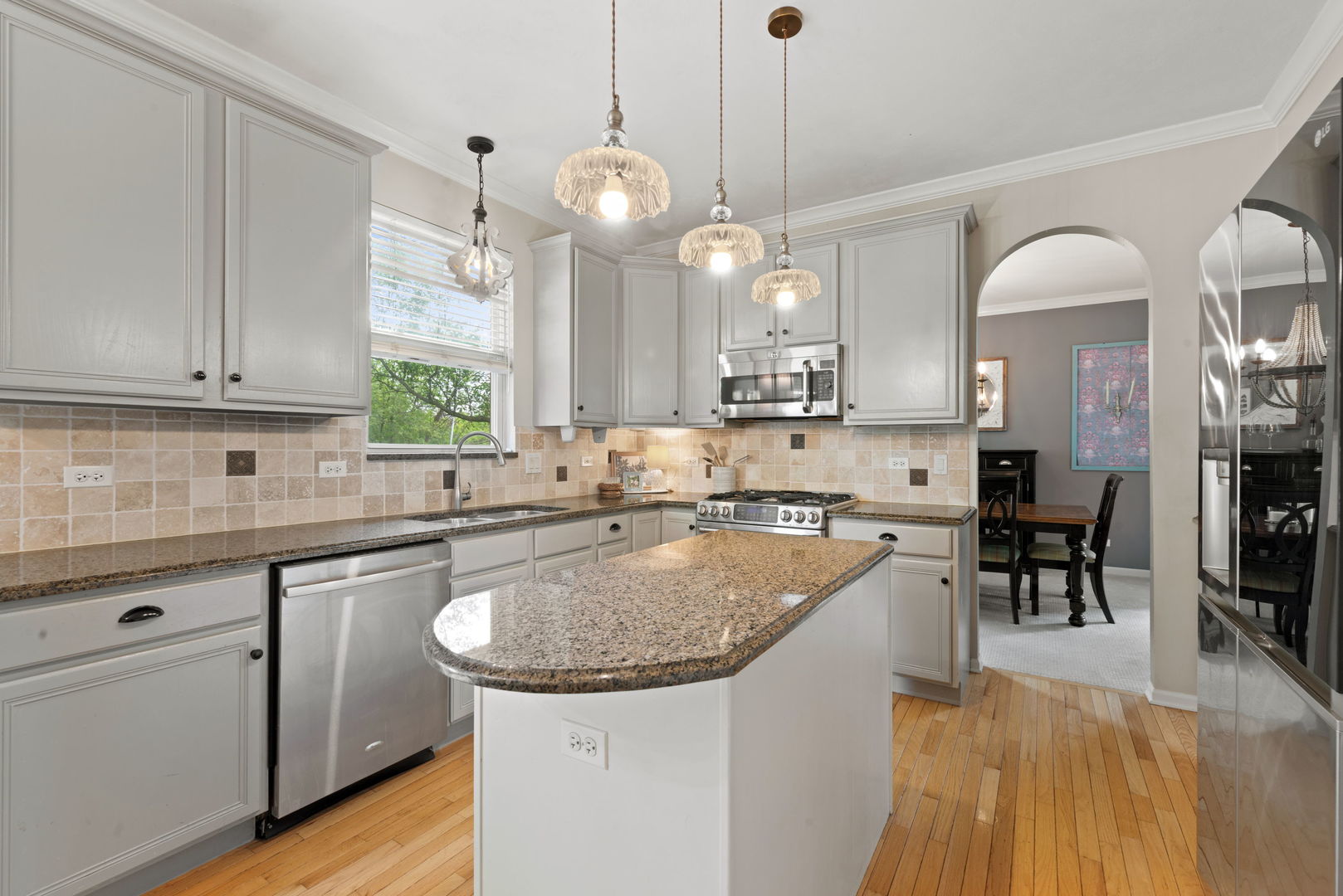 110 Saint Germain Place, St. Charles, IL 60175