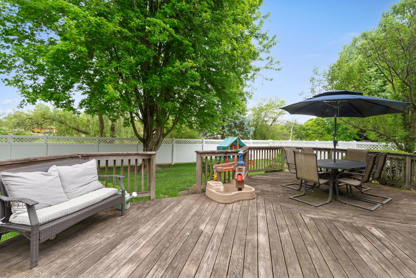 110 Saint Germain Place, St. Charles, IL 60175