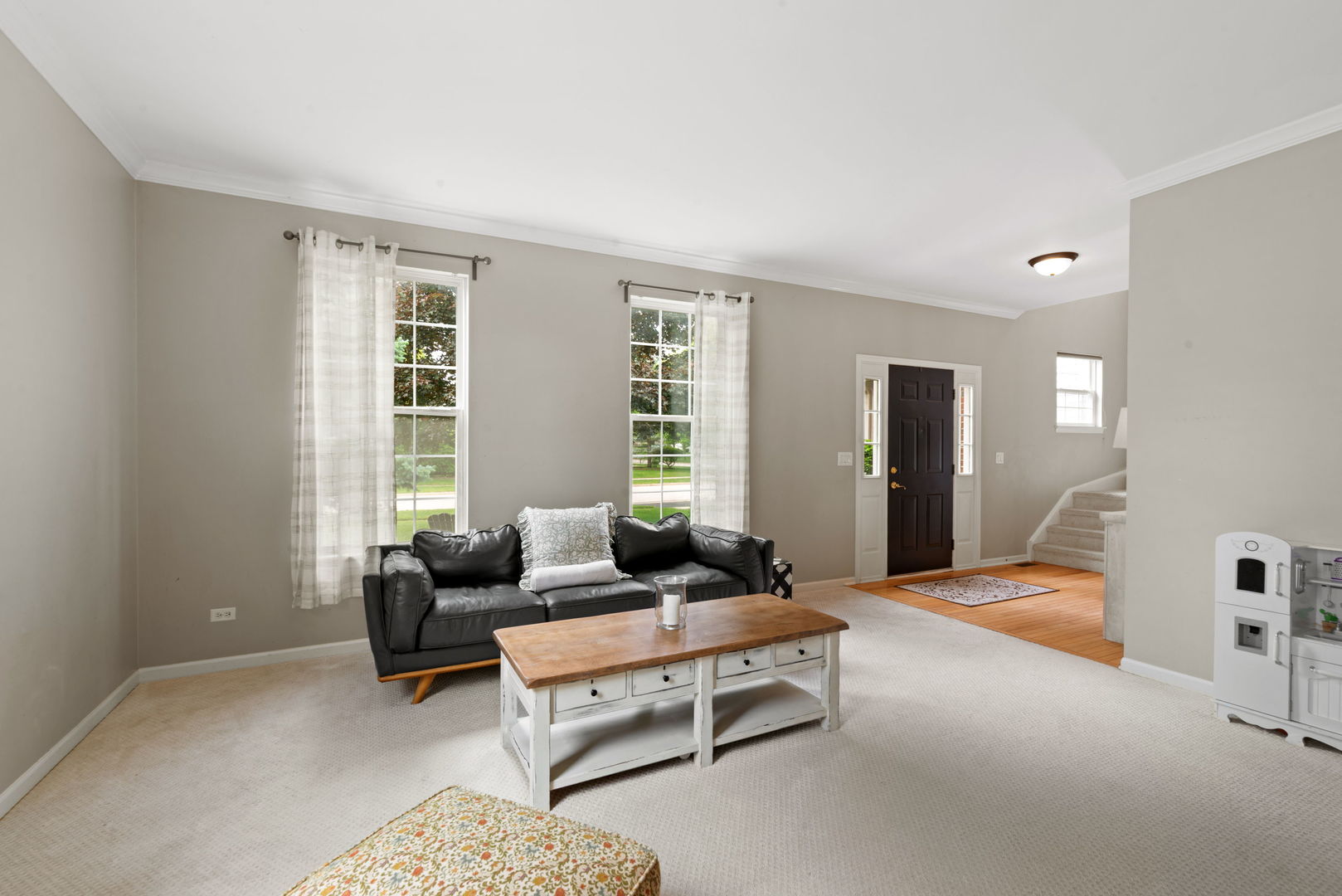 110 Saint Germain Place, St. Charles, IL 60175