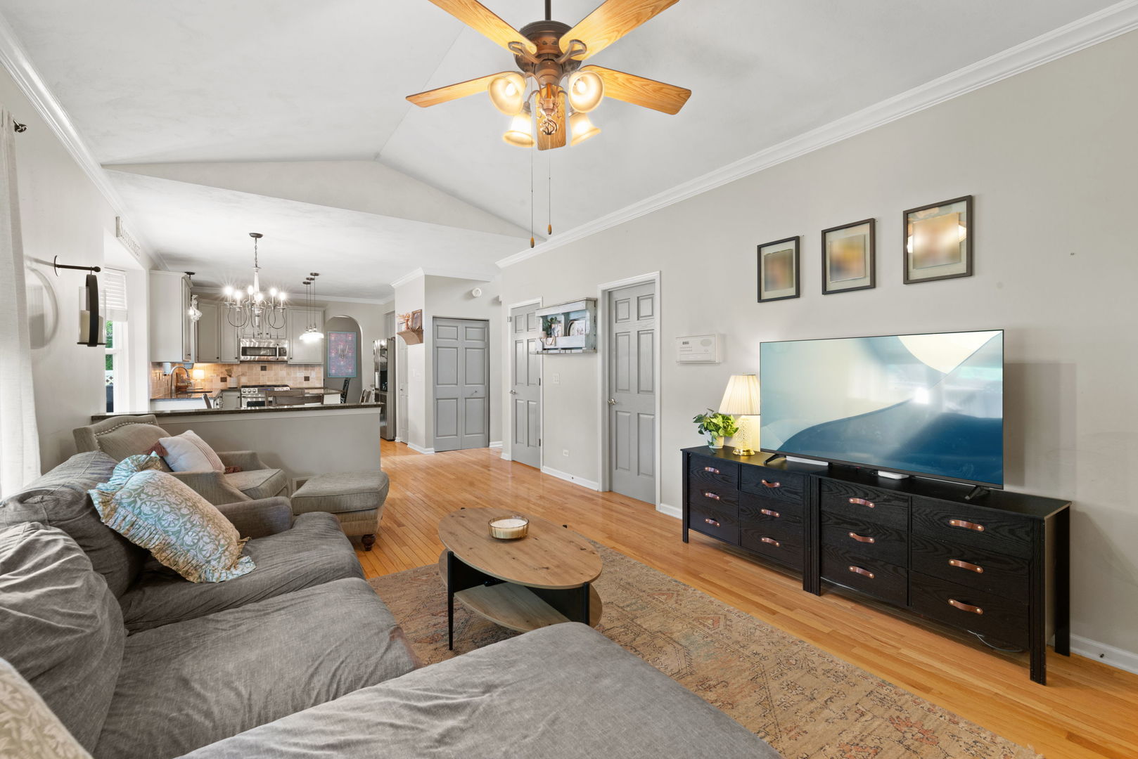110 Saint Germain Place, St. Charles, IL 60175