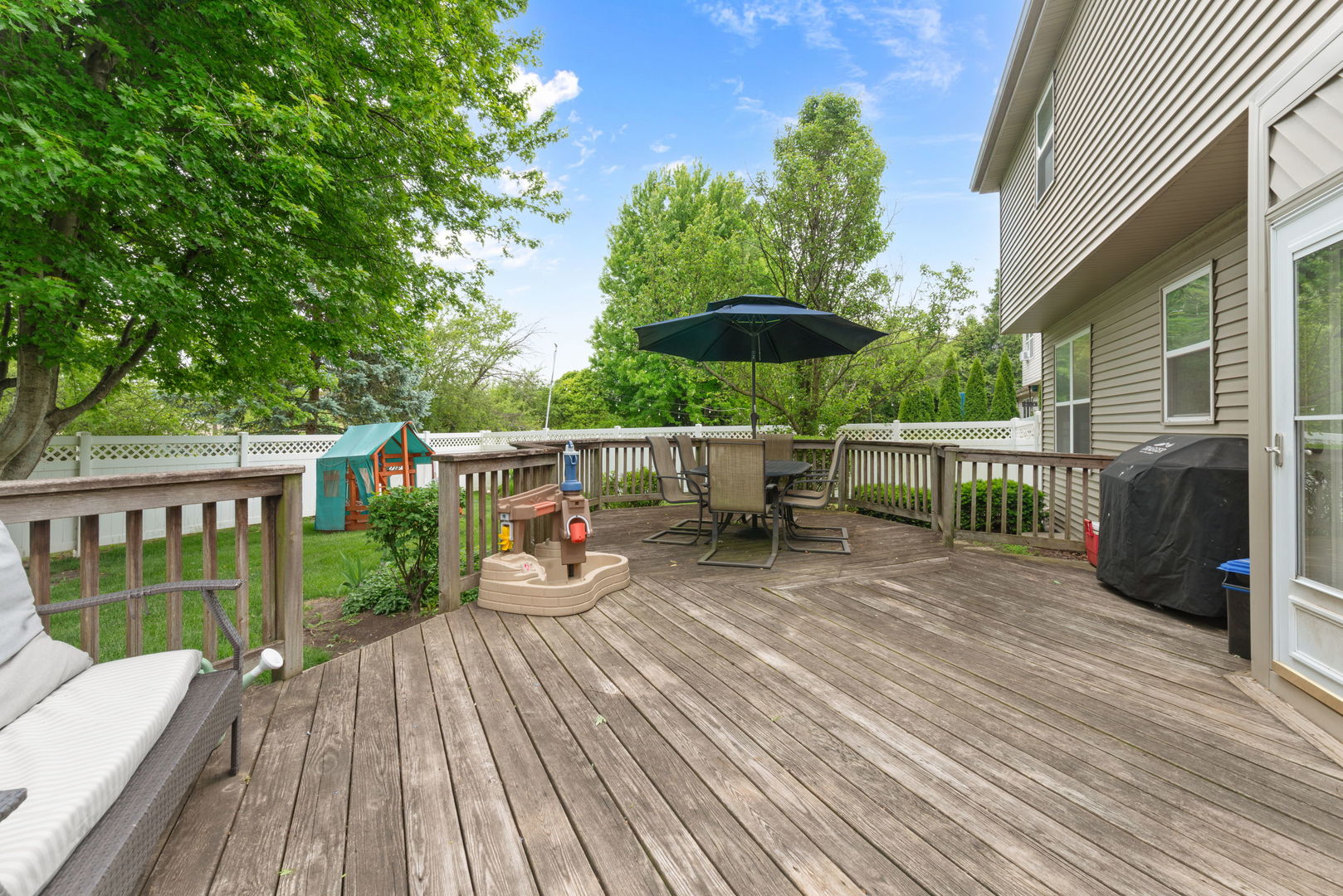 110 Saint Germain Place, St. Charles, IL 60175