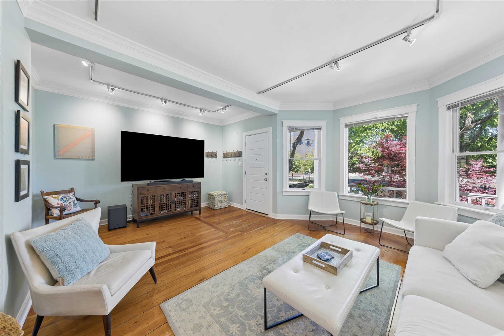 4024 N Bell Avenue, Chicago, IL 60618