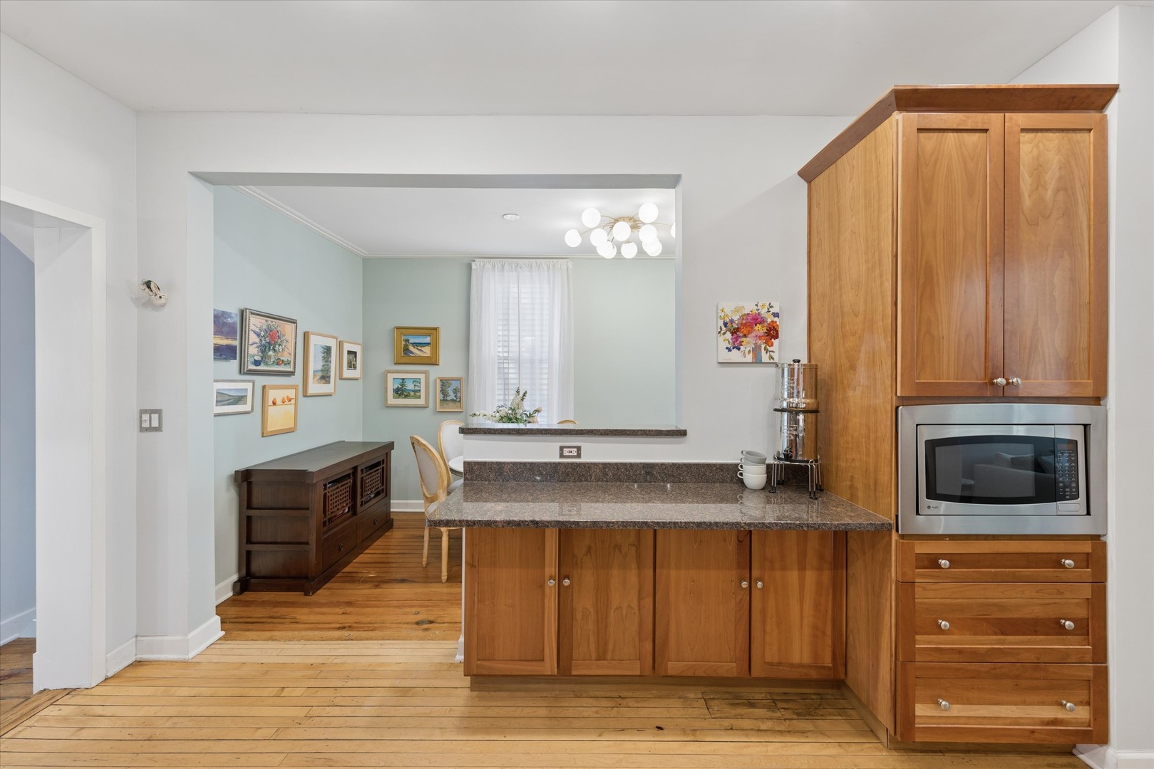 4024 N Bell Avenue, Chicago, IL 60618