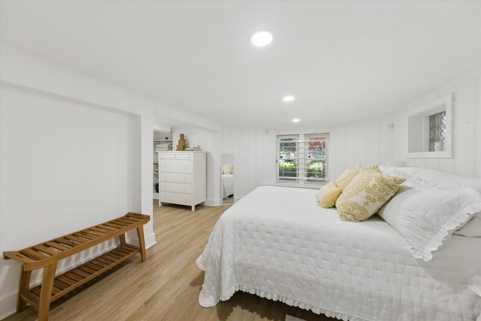 4024 N Bell Avenue, Chicago, IL 60618