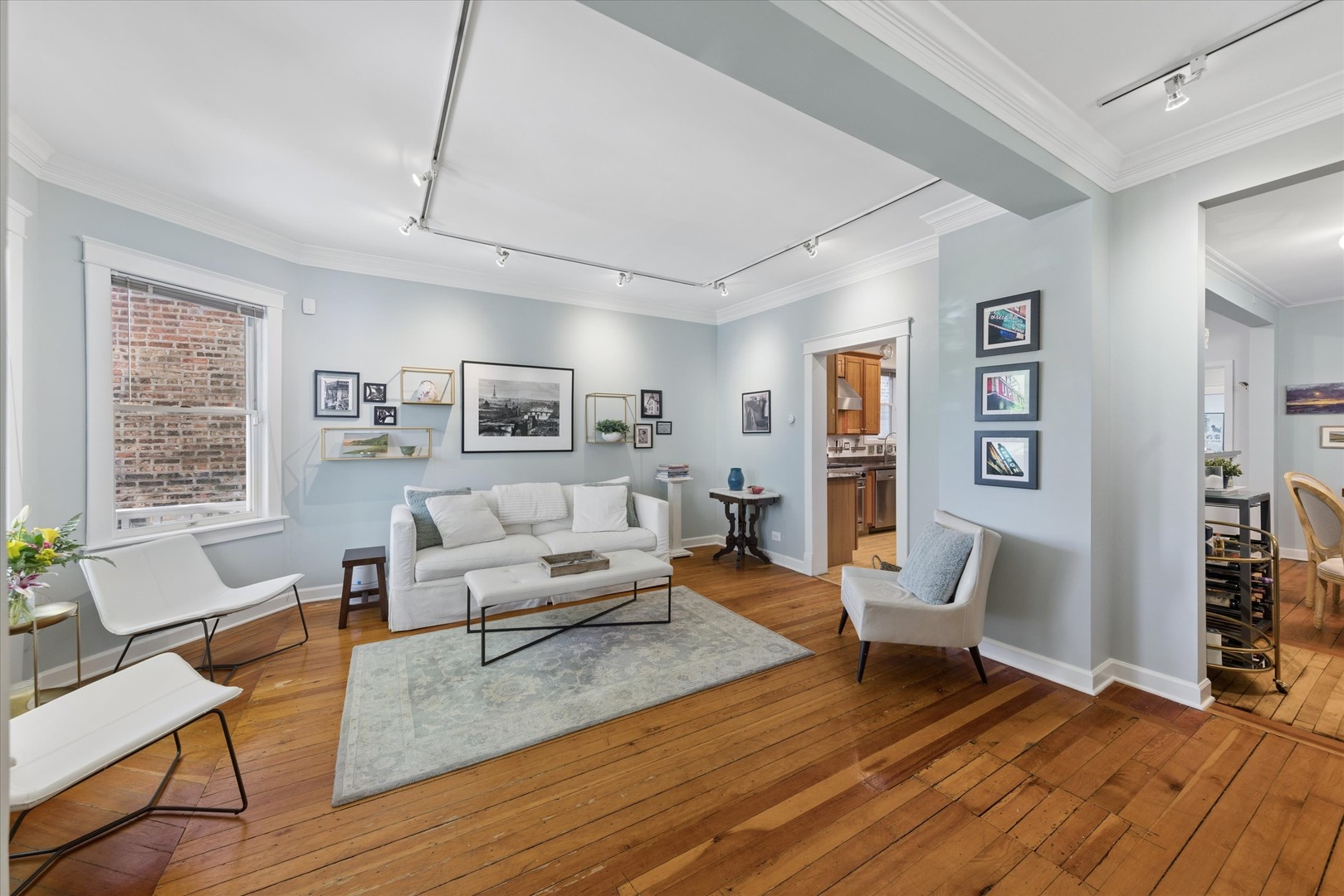 4024 N Bell Avenue, Chicago, IL 60618