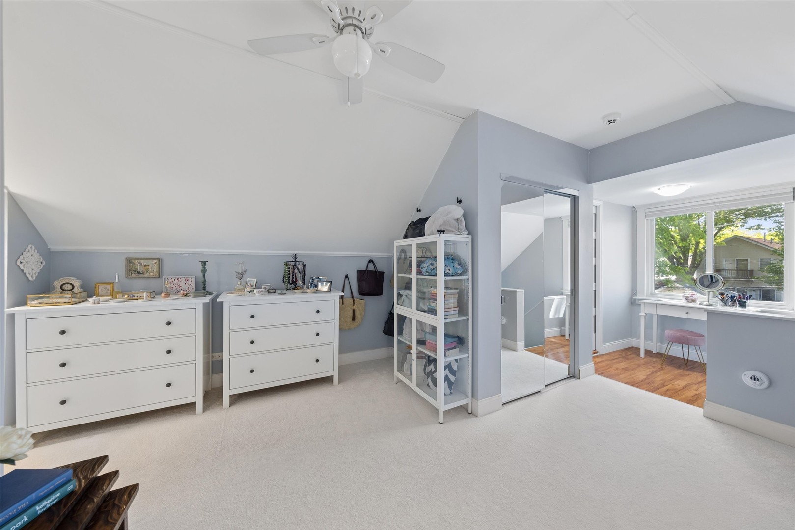 4024 N Bell Avenue, Chicago, IL 60618