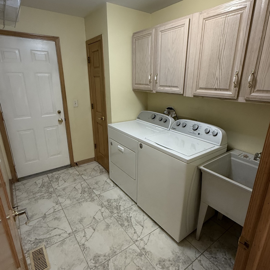 193 Rosedale Court, Bloomingdale, IL 60108