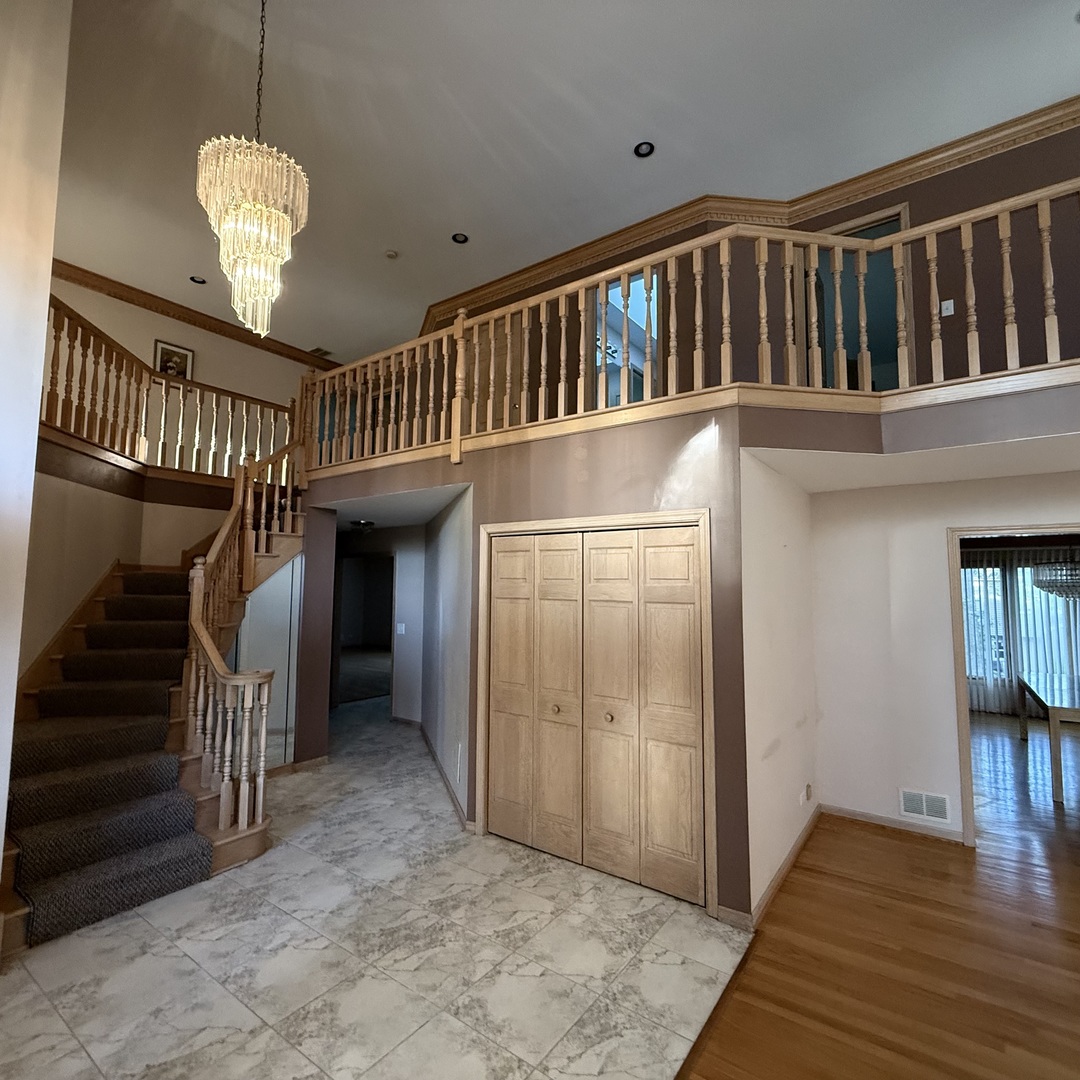 193 Rosedale Court, Bloomingdale, IL 60108