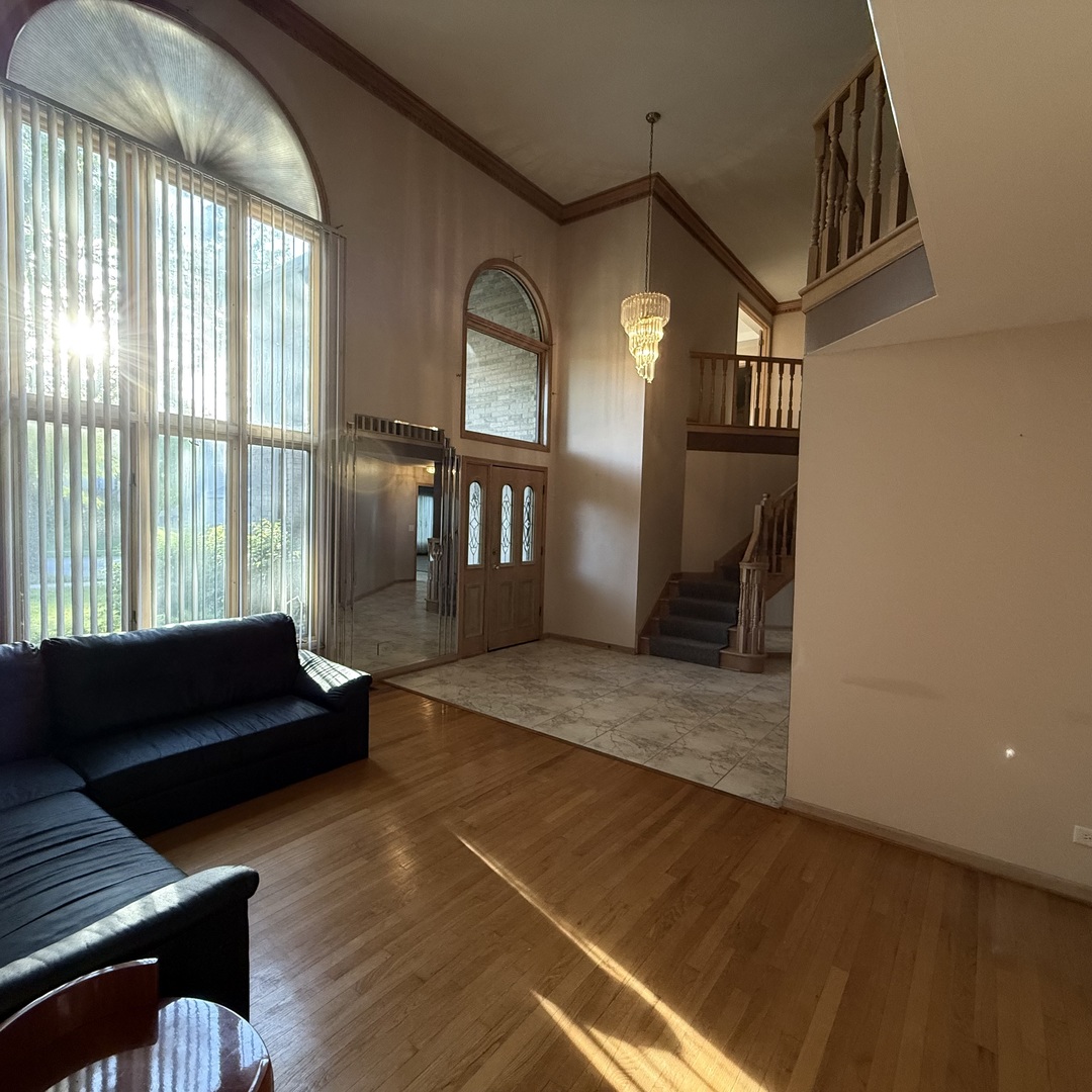 193 Rosedale Court, Bloomingdale, IL 60108