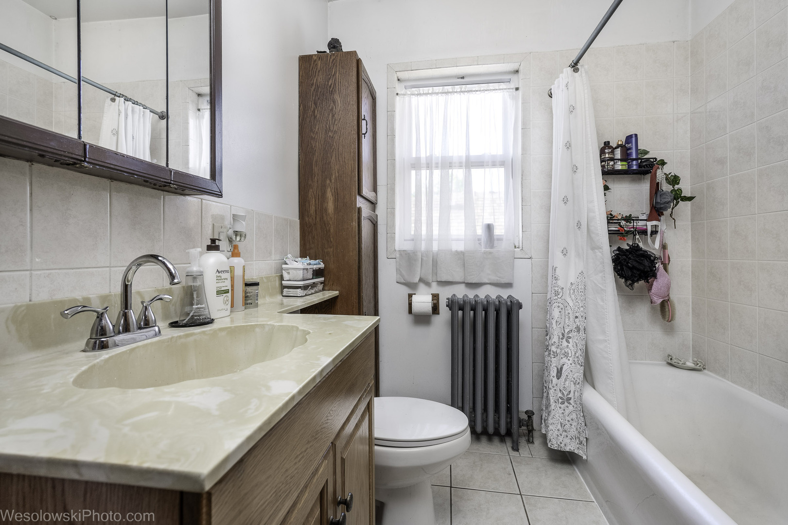 4146 N Marmora Avenue, Chicago, IL 60634