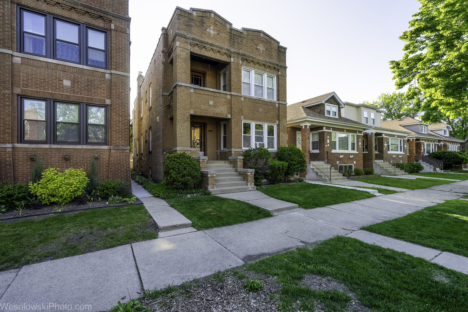 4146 N Marmora Avenue, Chicago, IL 60634