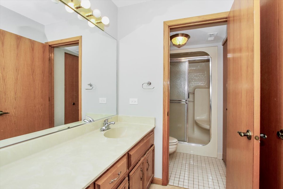 212 W Saint Charles Road #108, Lombard, IL 60148
