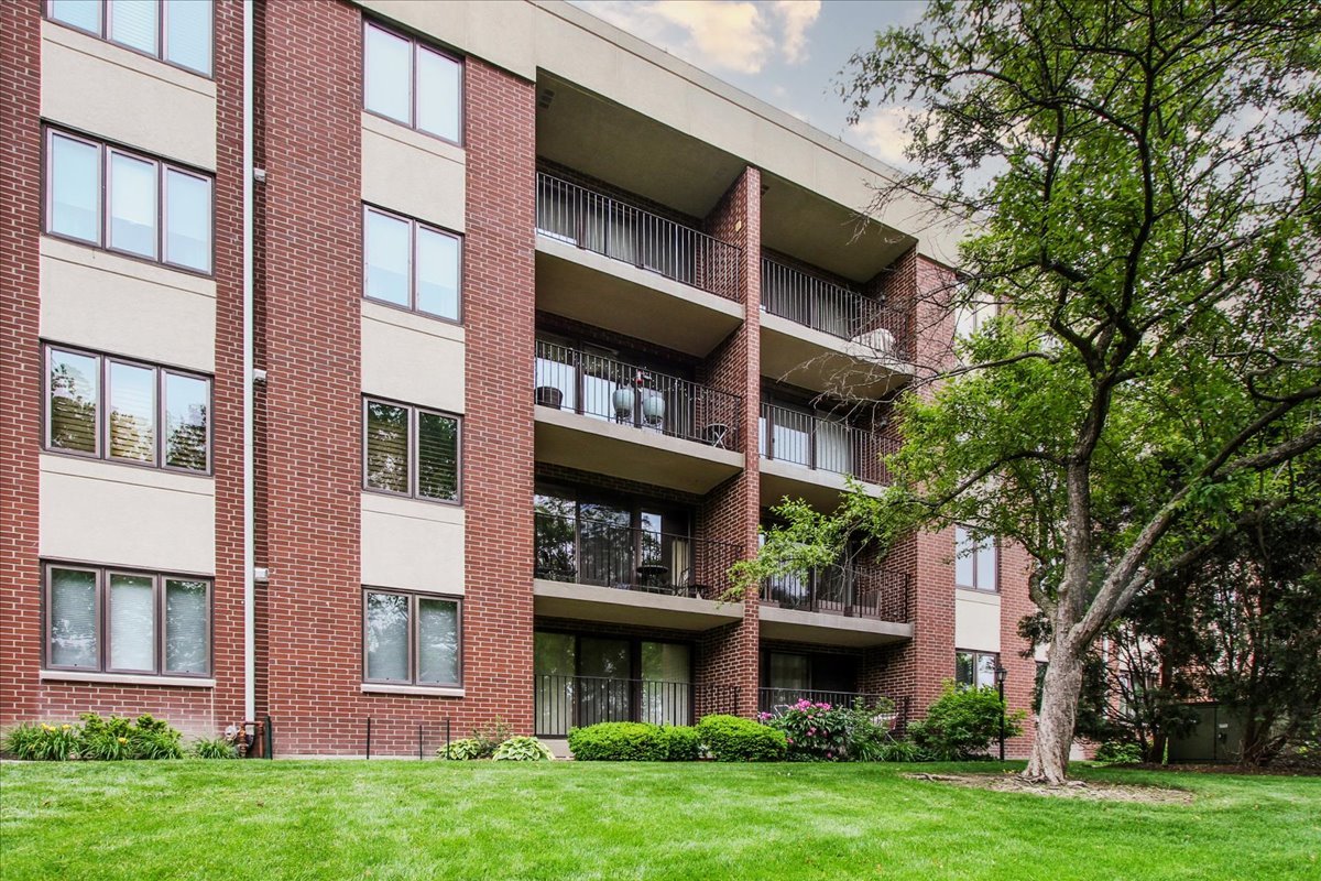 212 W Saint Charles Road #108, Lombard, IL 60148