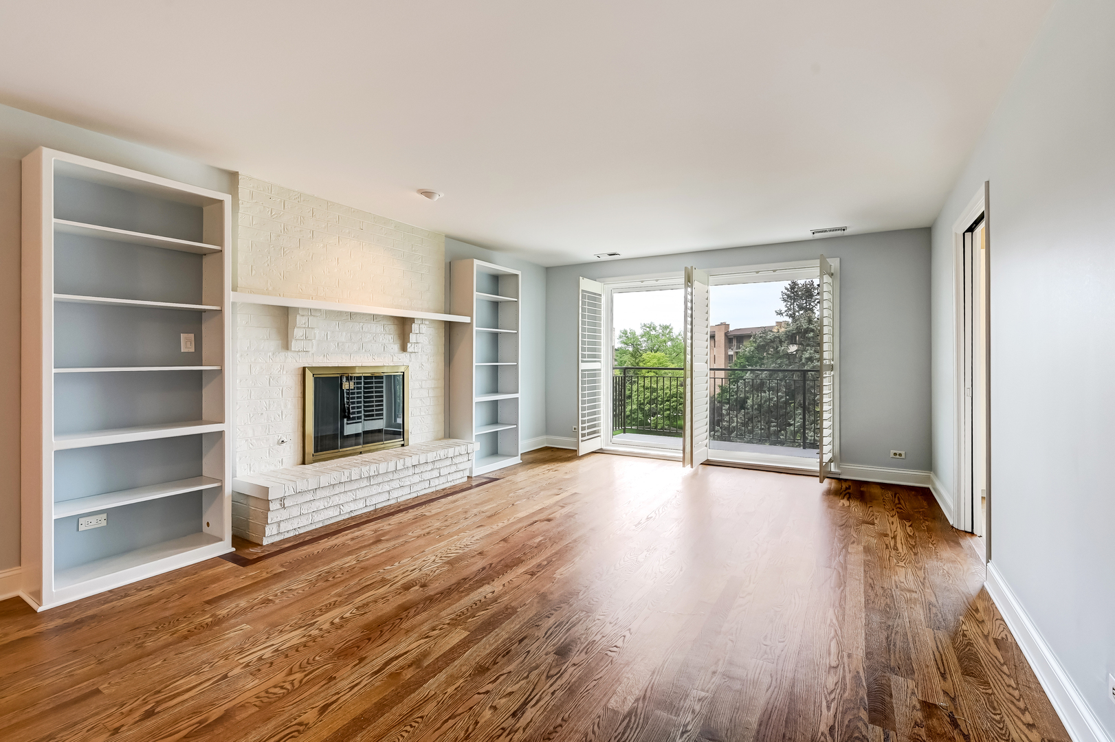 701 Lake Hinsdale Drive #412, Willowbrook, IL 60527