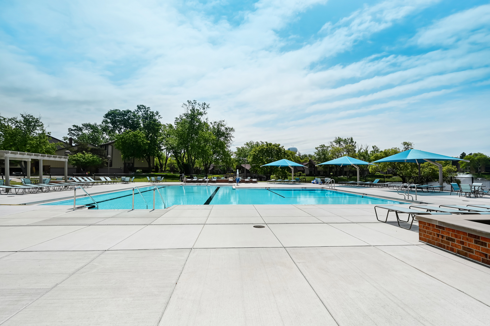 701 Lake Hinsdale Drive #412, Willowbrook, IL 60527