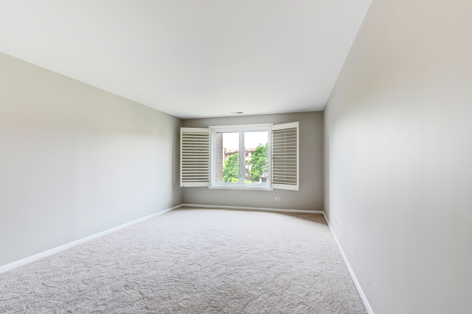 701 Lake Hinsdale Drive #412, Willowbrook, IL 60527