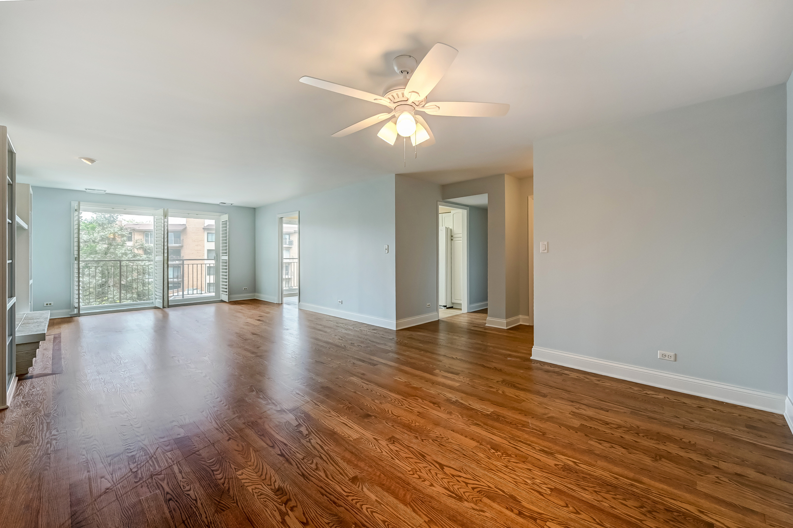 701 Lake Hinsdale Drive #412, Willowbrook, IL 60527