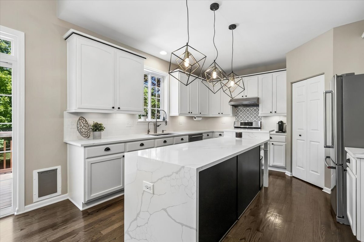 1085 Waterview Circle, Antioch, IL 60002