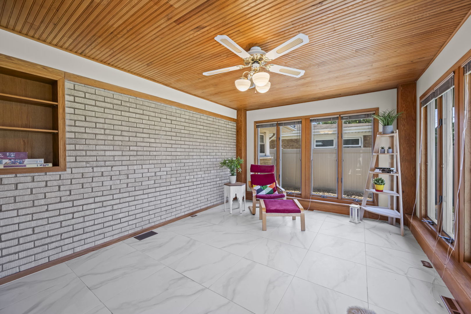 514 S Owen Street, Mount Prospect, IL 60056