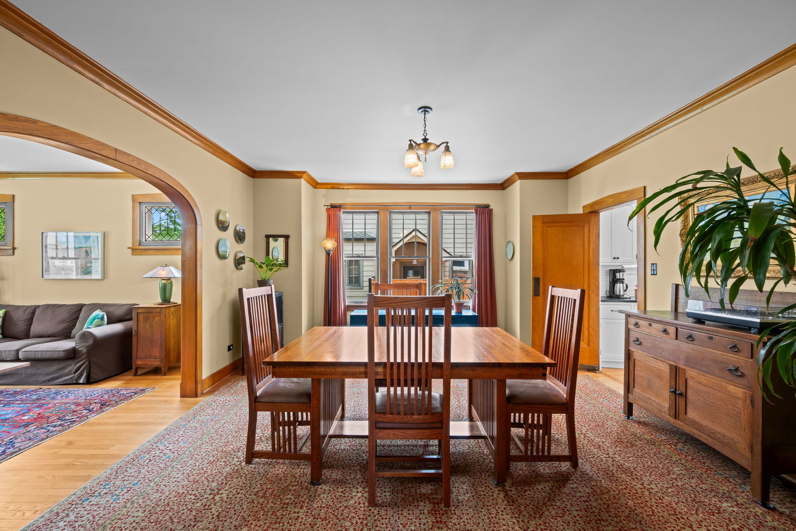 226 S Walnut Avenue, Arlington Heights, IL 60005