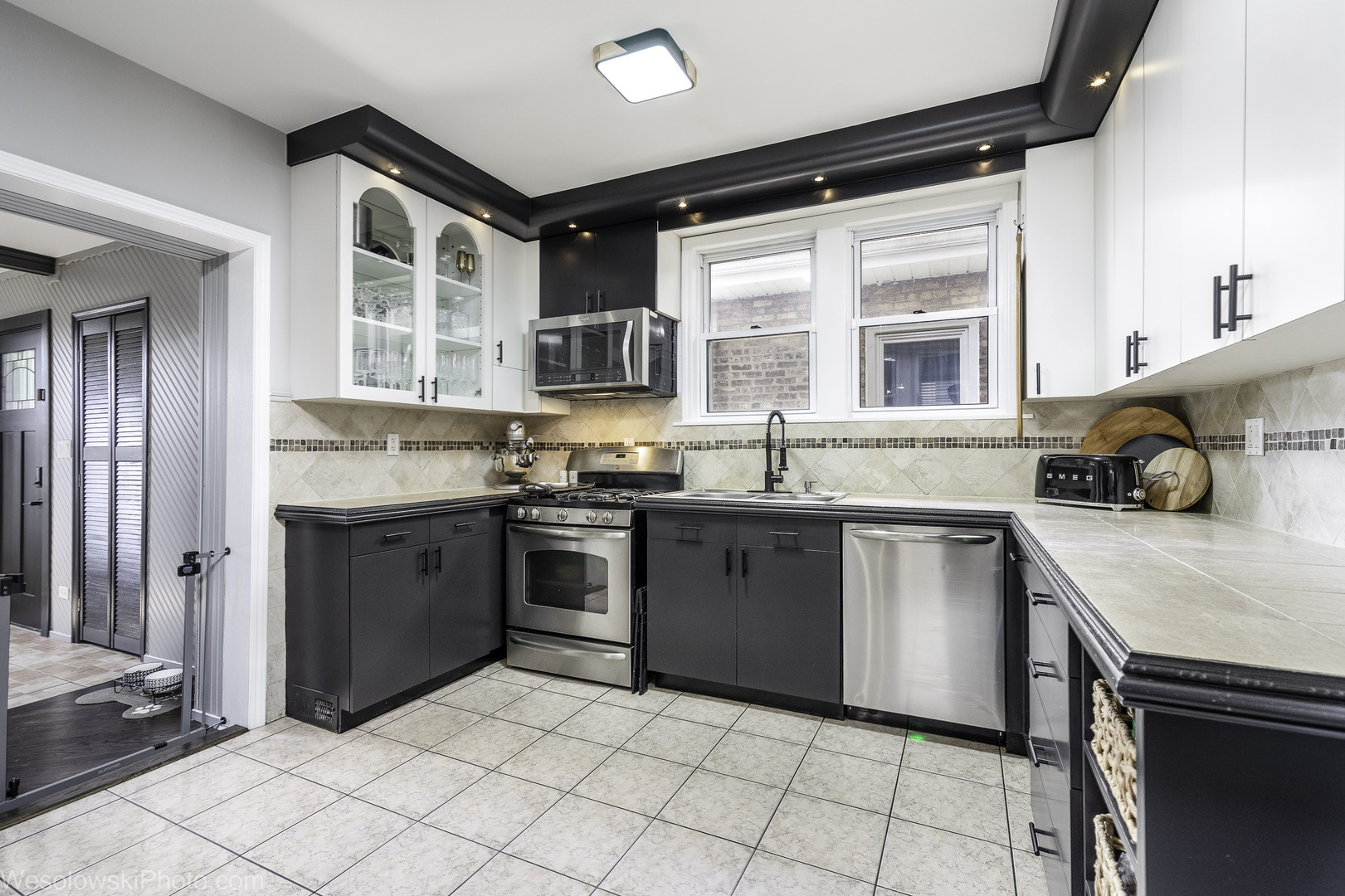 3024 N 76th Avenue, Elmwood Park, IL 60707
