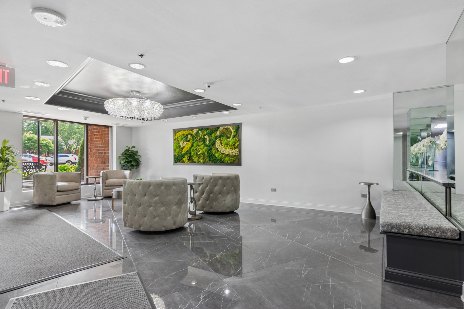 1 Bloomingdale Place #220, Bloomingdale, IL 60108