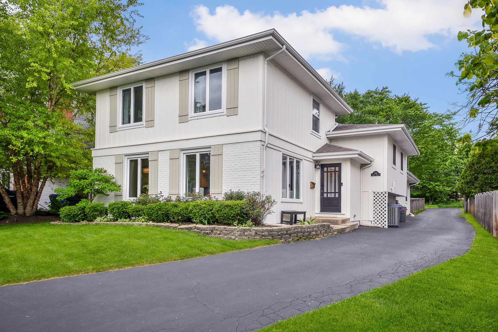 312 Spring Avenue, Glen Ellyn, IL 60137