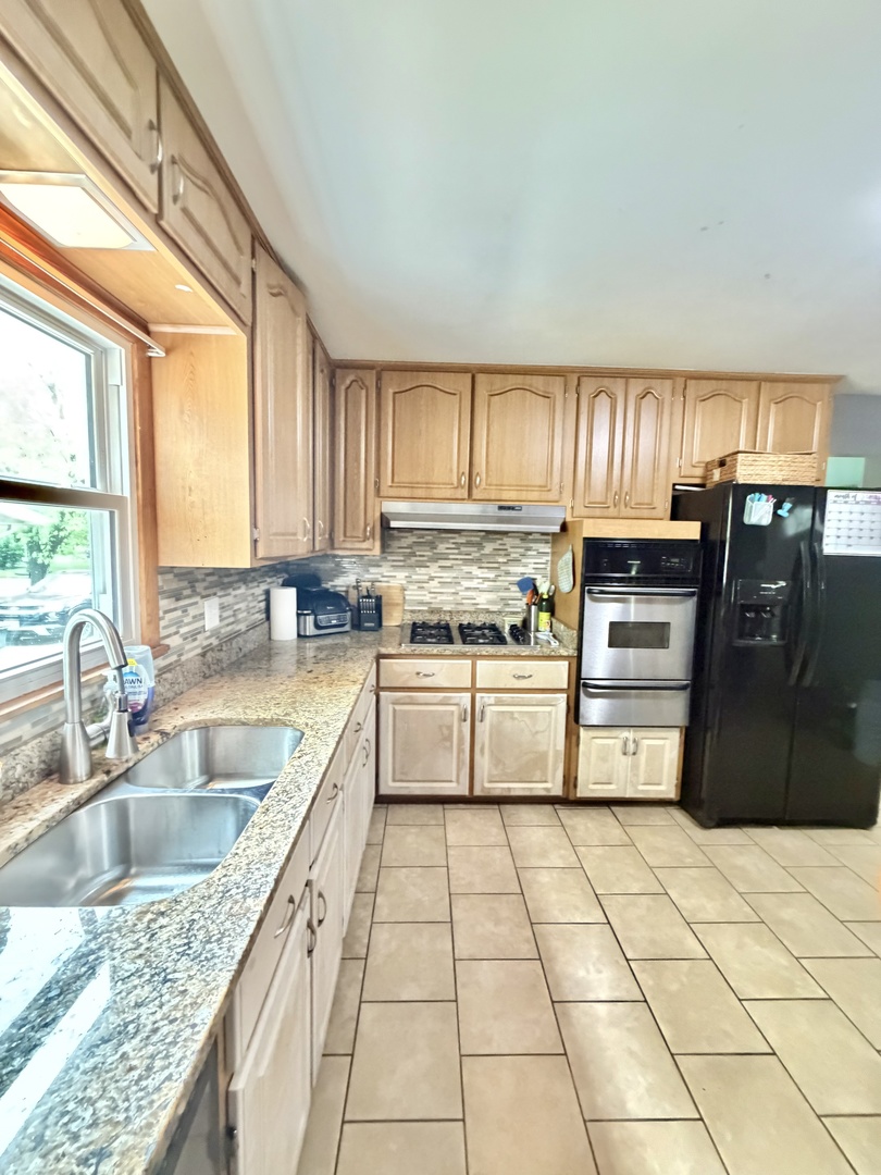 18832 Cherry Lane, Lansing, IL 60438