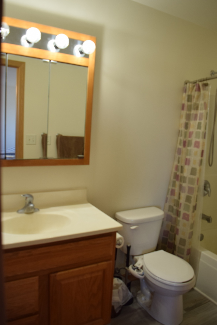 565 N Strack Street #302, Cortland, IL 60112