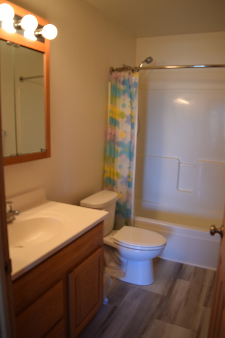 565 N Strack Street #302, Cortland, IL 60112