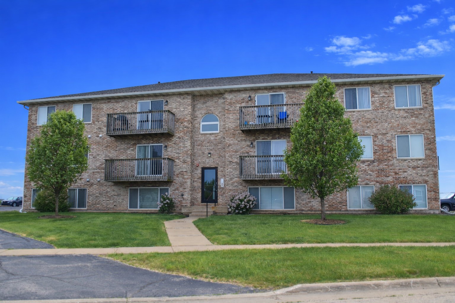 565 N Strack Street #302, Cortland, IL 60112