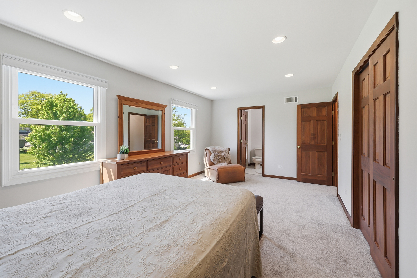 254 Woodville Lane, Schaumburg, IL 60193